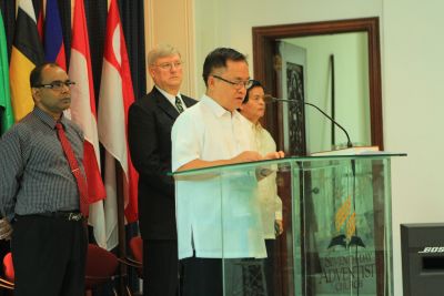 Elmer Manatad, treasurer of the Adventist church in the central Philippines, appealed for continued prayers for the survivors of the 7.2 magnitude earthquake that hit Bohol and Cebu on October 15. Manatad is a participant in the annual meetings of the church in the southern Asia-pacific region (SSD) headquarters. (photo by Gay Deles)